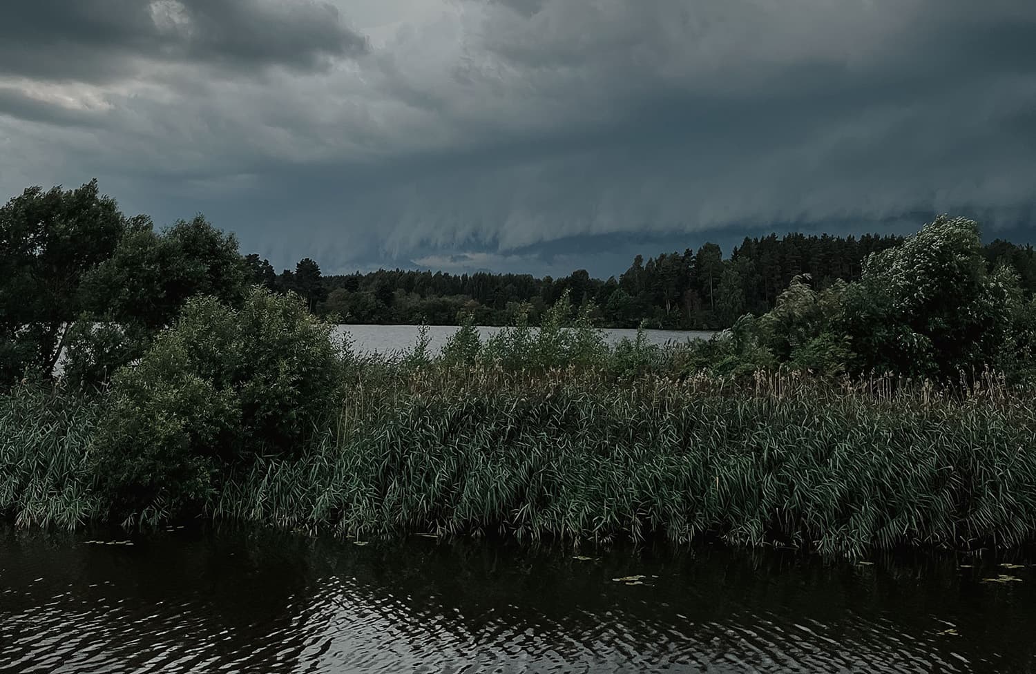 Deux scénarios climatiques pour l'Europe de l'Ouest — pourquoi un poêle de masse gagne dans les deux cas