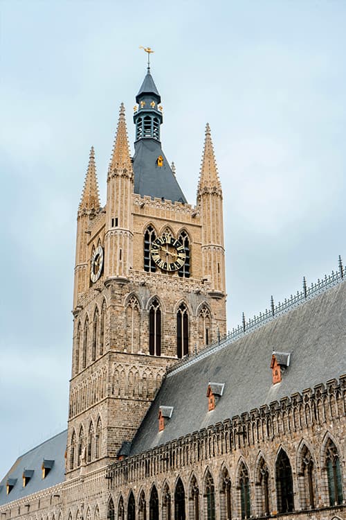 Renders installe des systèmes de chauffage hybrides à Ypres